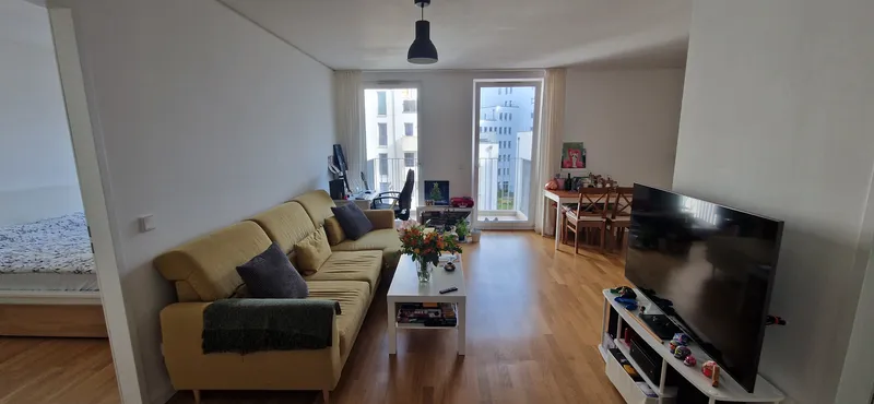 Modern 2 room apartment, unfurnished in a central location.  Unlimited contract — photo 1
